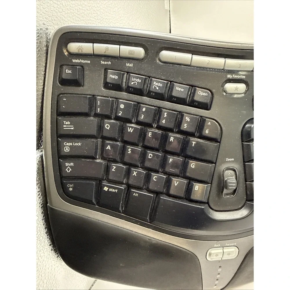 Microsoft Natural Ergonomic Keyboard 4000 v1.0 Wired USB READ No Riser